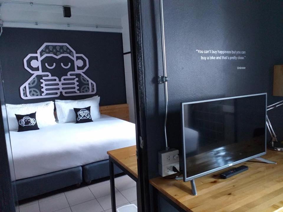 Blu Monkey Hub & Hotel Surat Thani Exterior foto